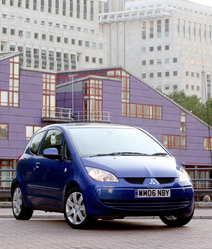  Mitsubishi Colt 3-Door 2004 года  (фото 18 из 55)